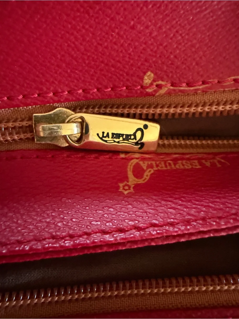 La Espuela red leather